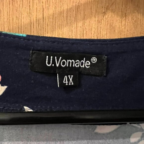 Size 4X - U.Vomade - Black and Red Floral Short Sleeve Knit Pullover - Picture 2 of 6